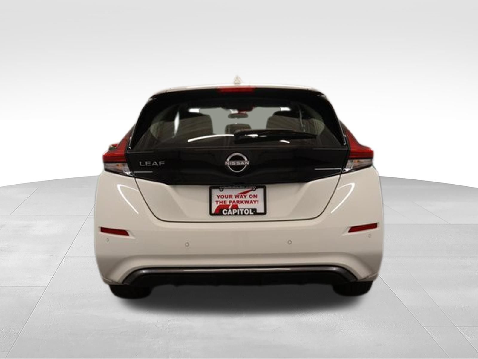 Used 2025 Nissan Leaf S FWD image 3