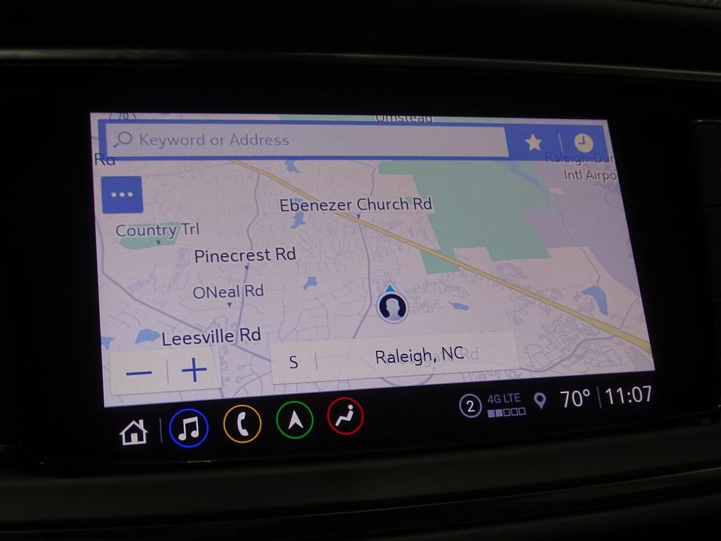 Used 2024 Buick Enclave Premium image 8