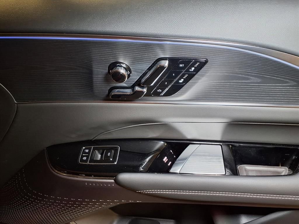 Certified 2025 Cadillac Lyriq Sport image 24