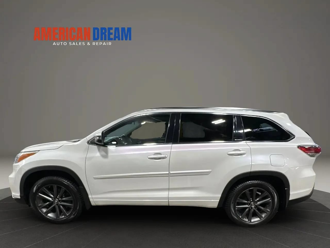 Used 2016 Toyota Highlander Limited Platinum AWD/4WD image 2