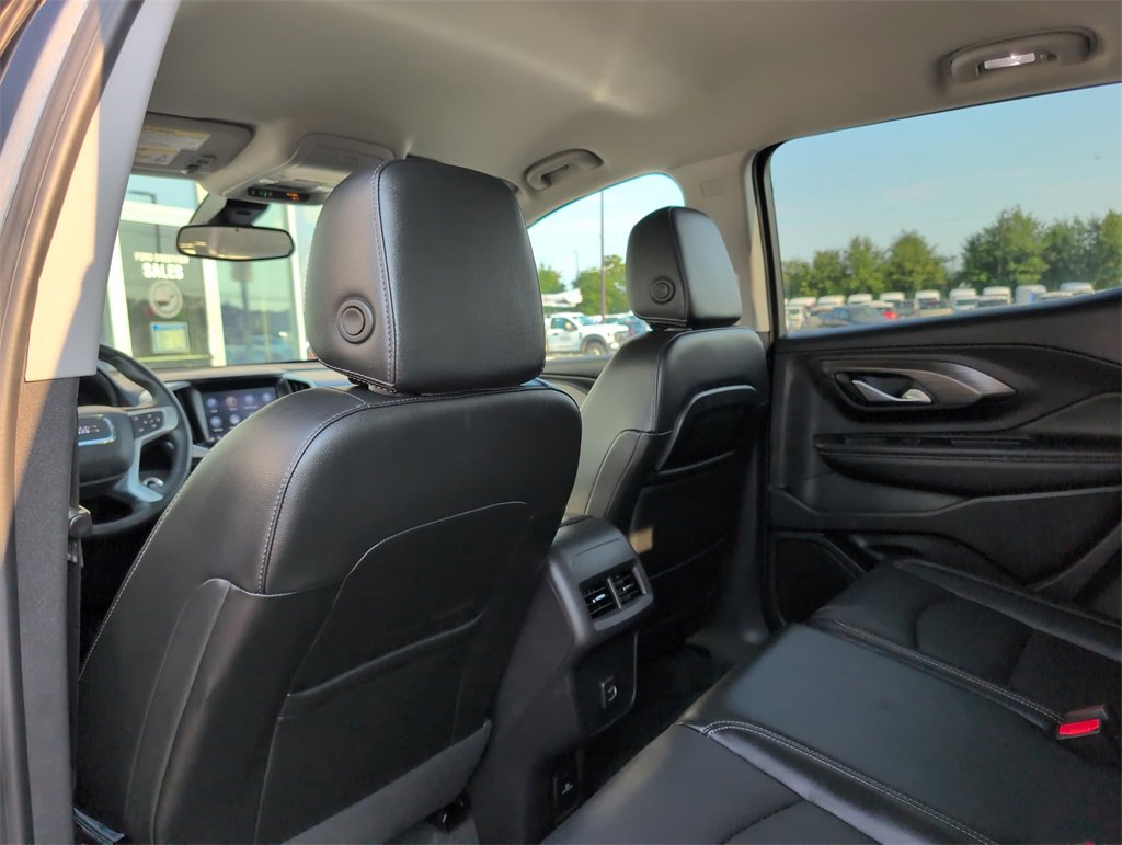 Used 2024 GMC Terrain SLT image 26