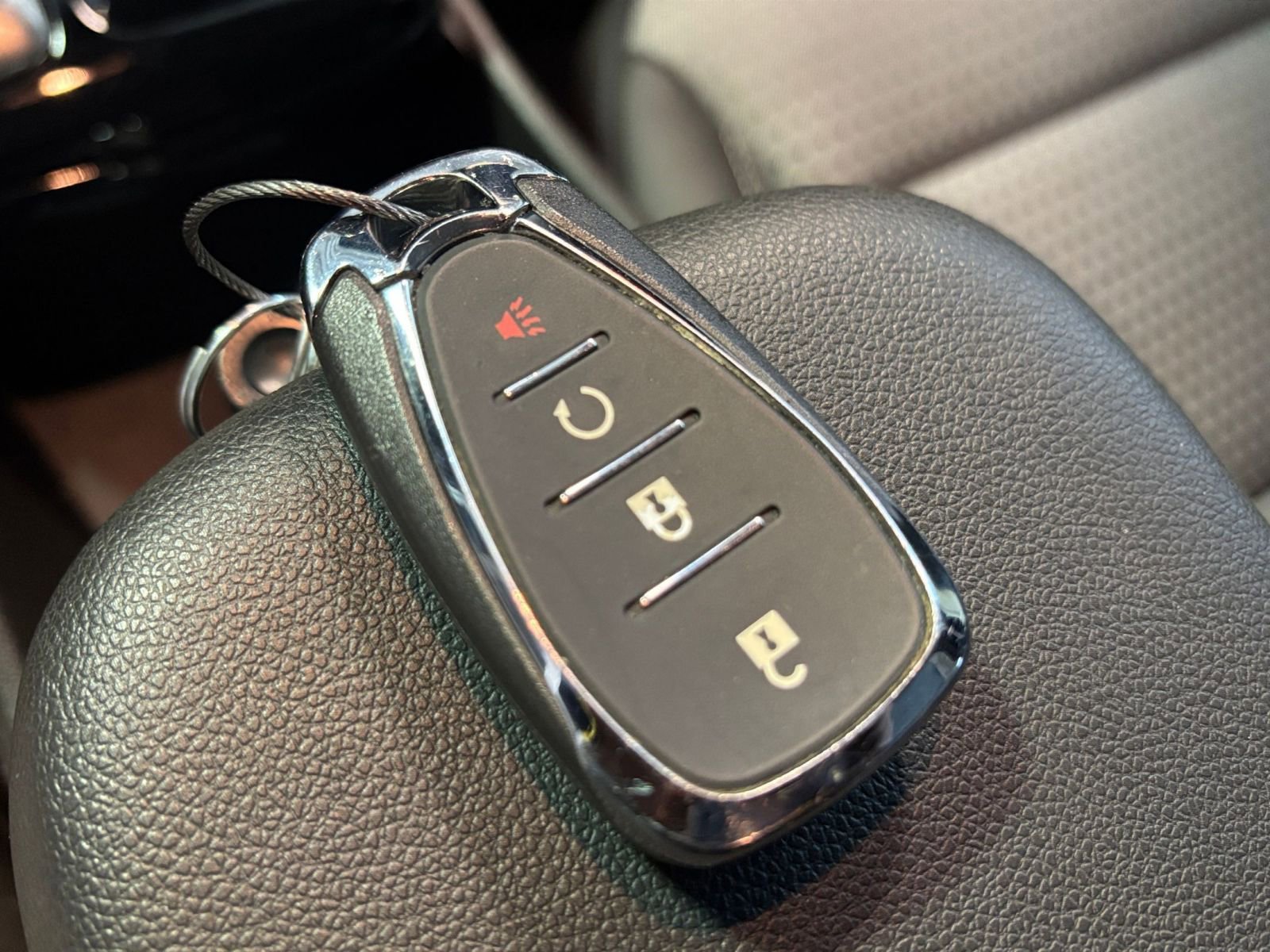 Used 2025 Chevrolet Trax LT FWD image 25