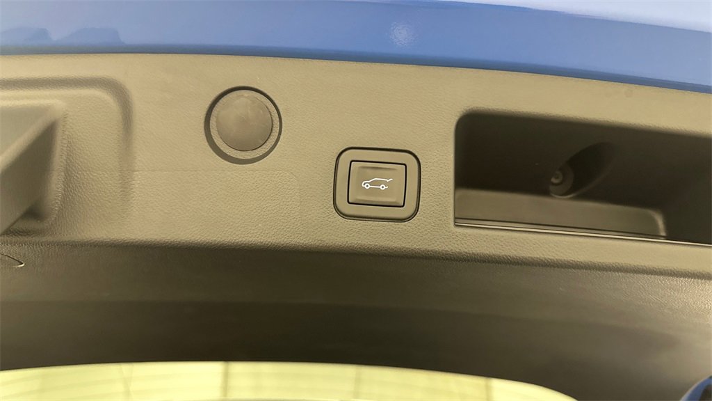 Used 2025 Chevrolet Equinox ACTIV w/ Safety and Technology Package image 27