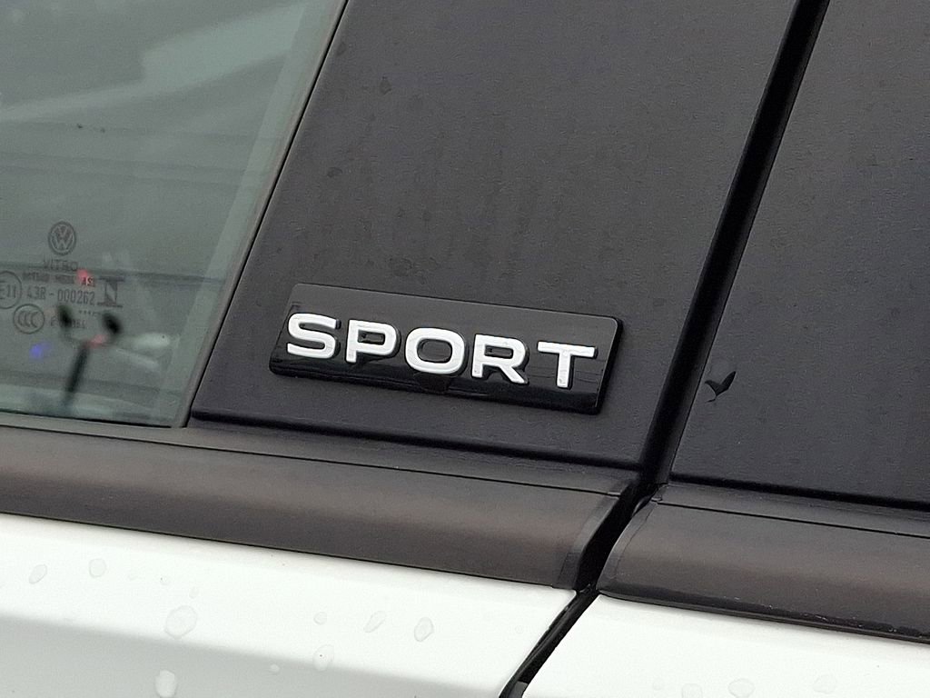 Certified 2025 Volkswagen Jetta Sport image 30