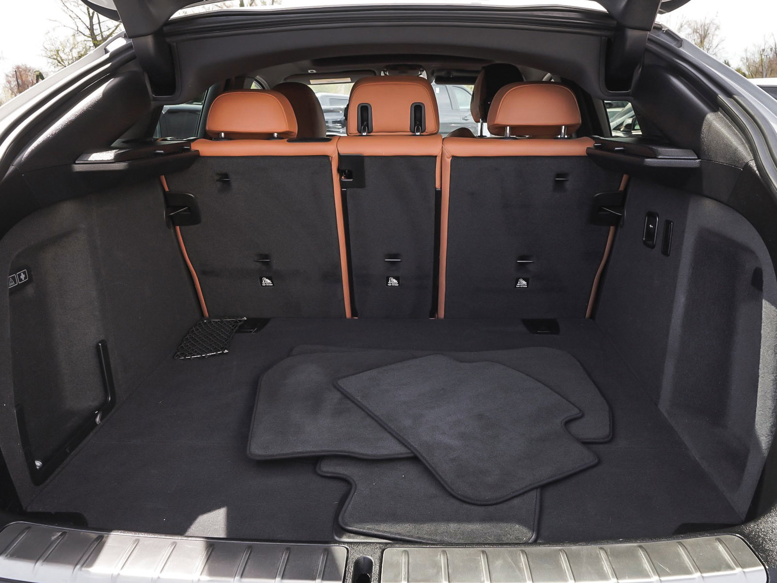 Used 2024 BMW X4 xDrive30i w/ Premium Package image 49