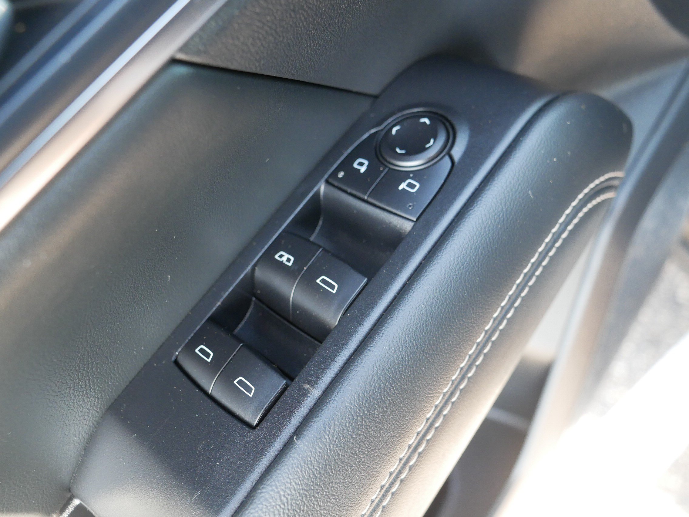 Used 2025 GMC Terrain Elevation AWD/4WD image 19