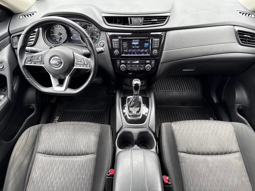 Used 2020 Nissan Rogue SV FWD image 16