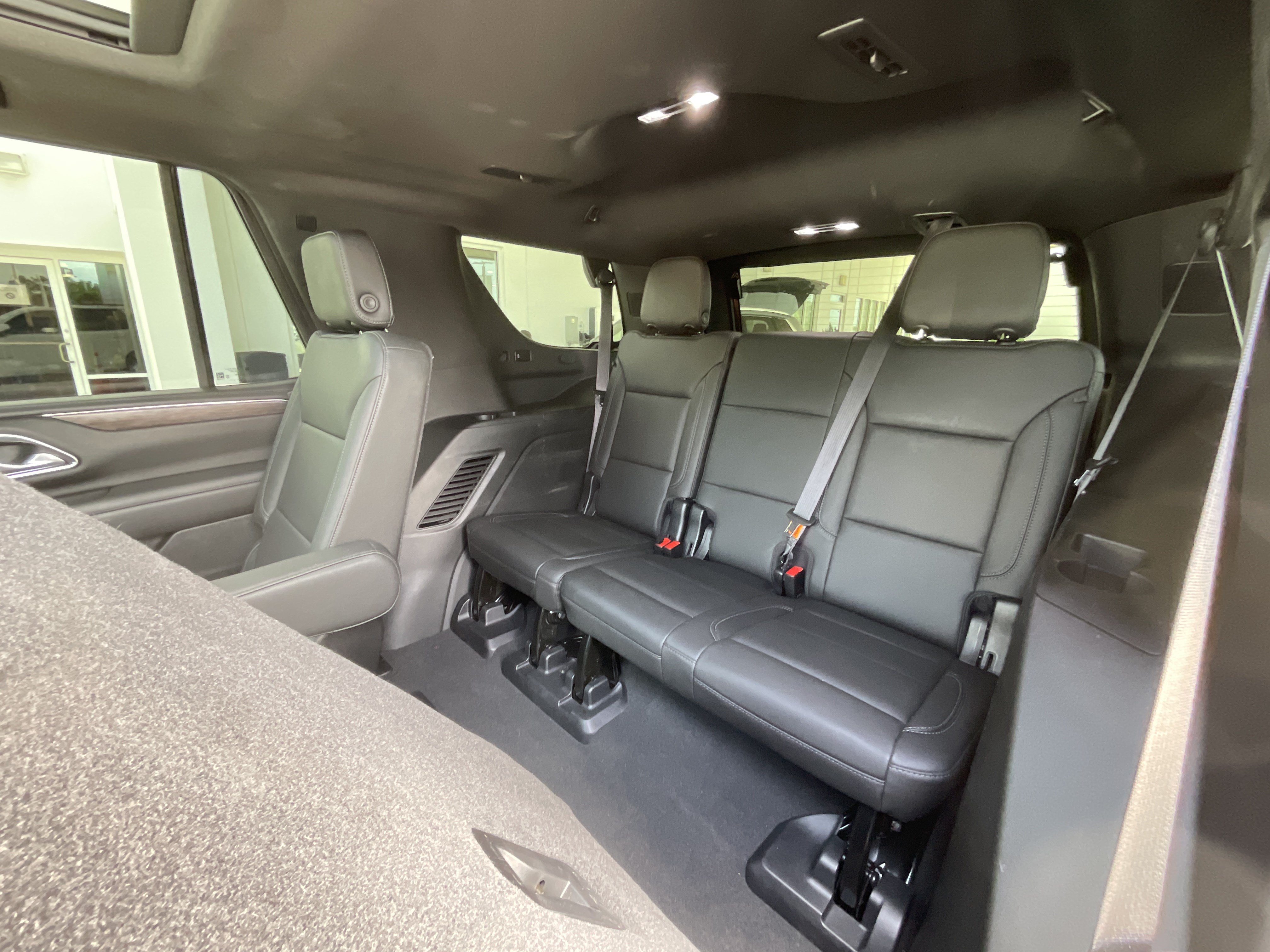 Used 2021 Chevrolet Tahoe Z71 w/ Rear Media and Nav Package AWD/4WD image 25