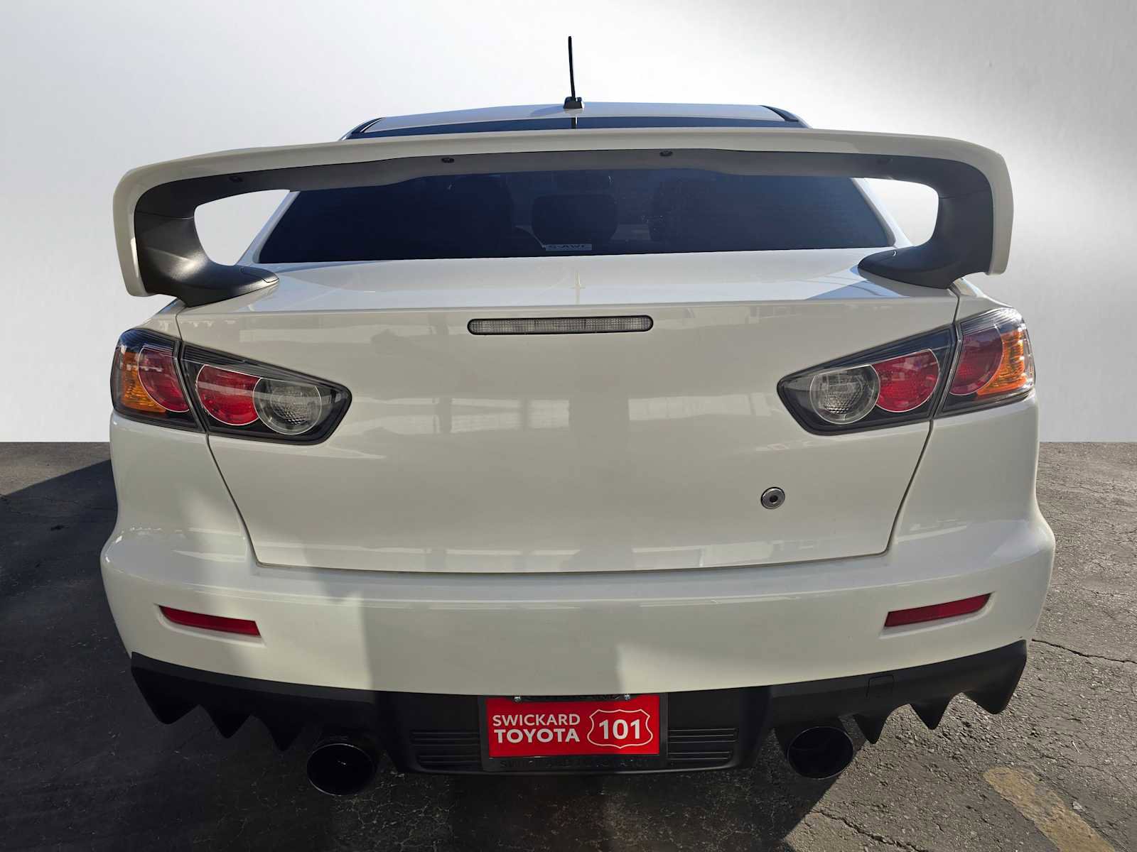 Used 2015 Mitsubishi Lancer Evolution GSR image 4