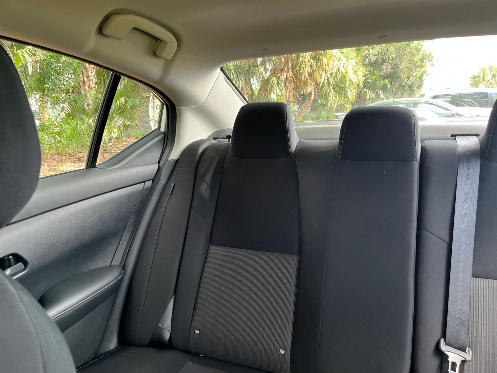 Used 2025 Nissan Sentra SV FWD image 32