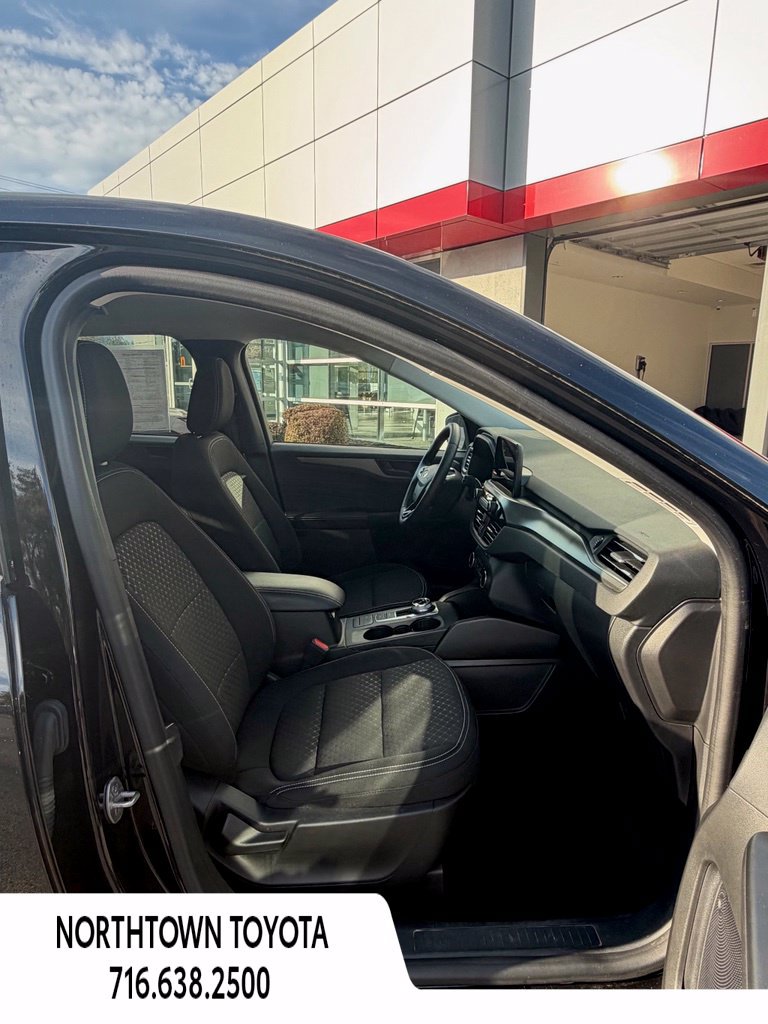 Used 2023 Ford Escape Active w/ Cold Weather Package FWD image 13
