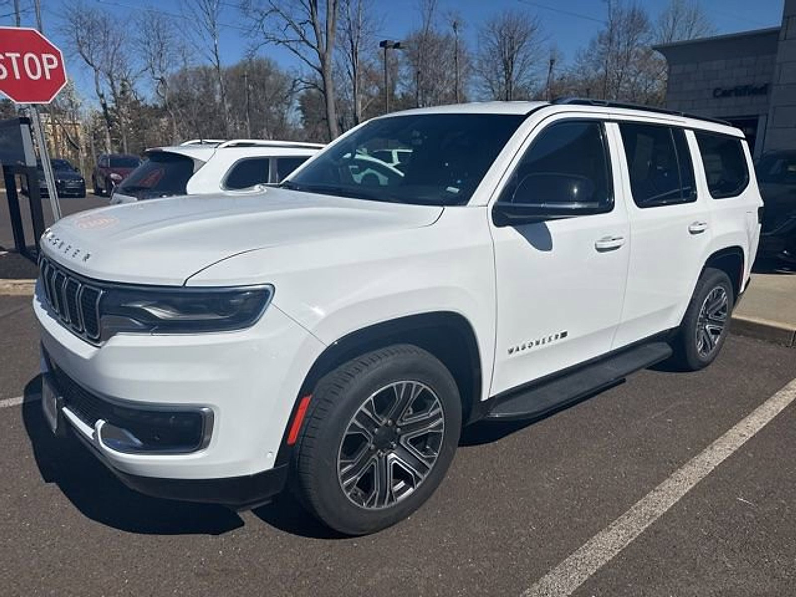 Used 2024 Jeep Wagoneer Series II w/ Flexible Seating Group image 5