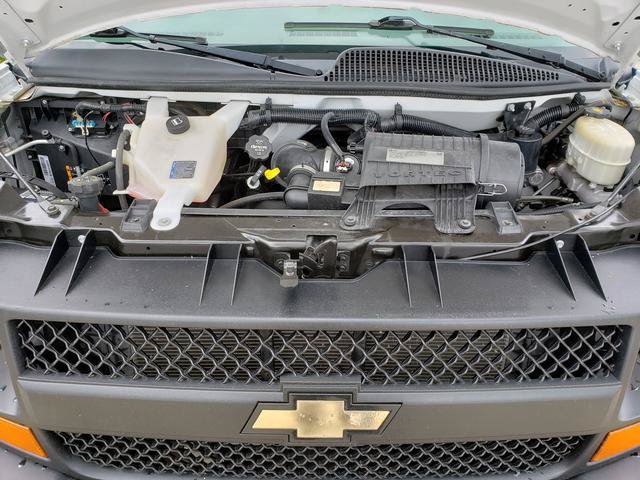Used 2015 Chevrolet Express 2500 RWD image 26