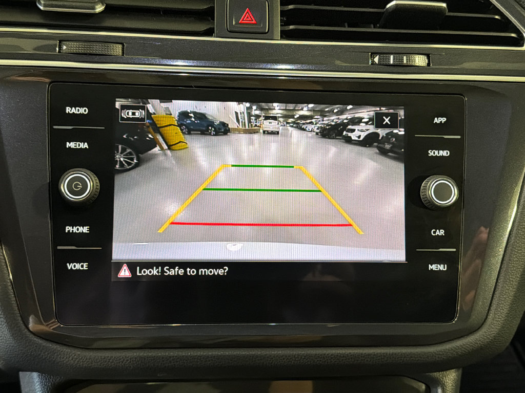 Used 2022 Volkswagen Tiguan SE R-Line AWD/4WD image 17