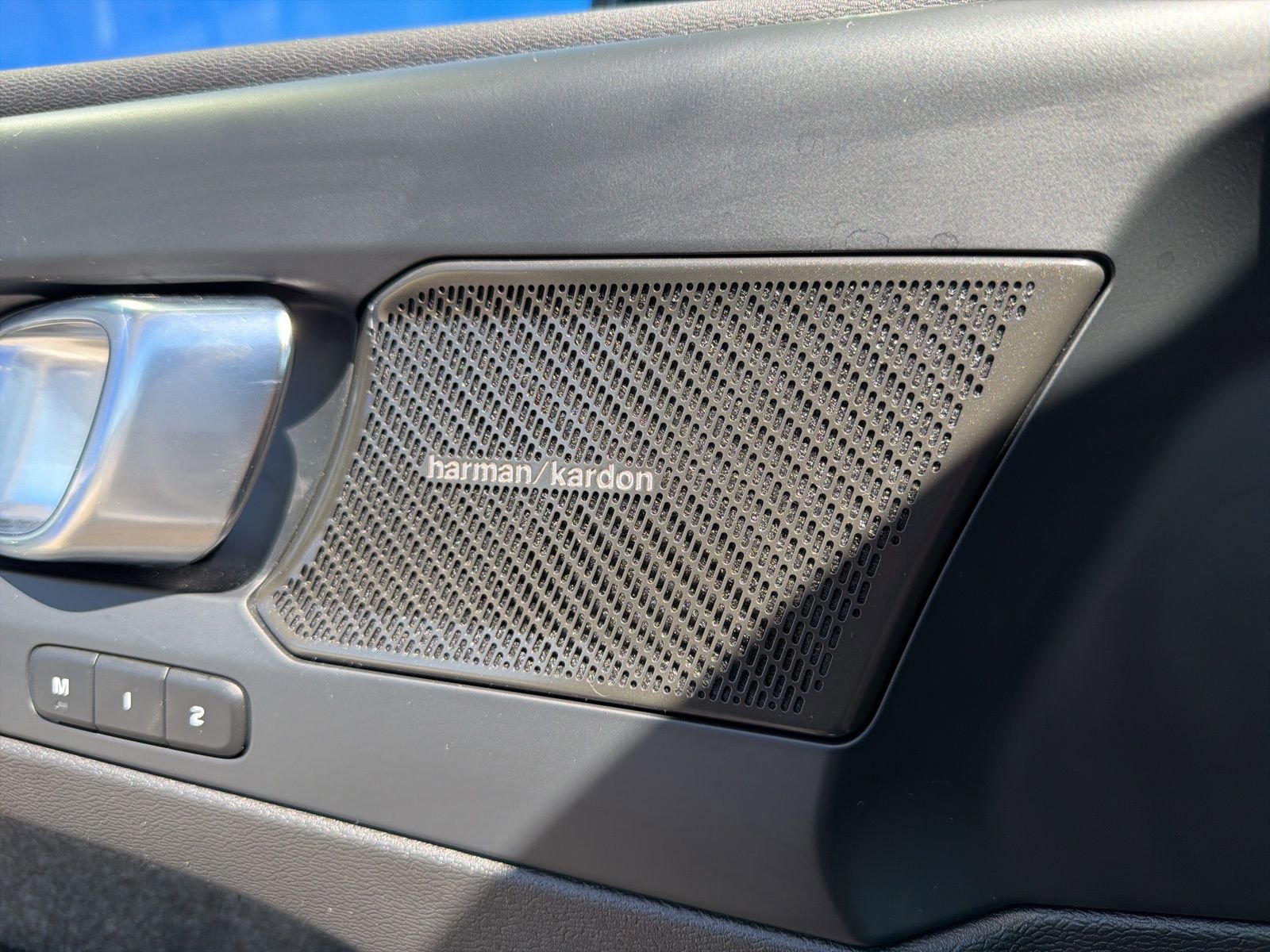 Used 2023 Volvo XC40 Recharge Ultimate w/ Protection Package Premier AWD/4WD image 16