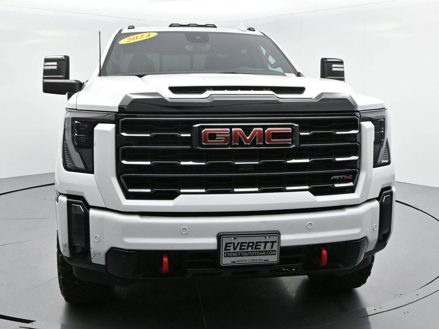 Used 2024 GMC Sierra 2500 AT4 w/ AT4 Premium Plus Package AWD/4WD image 2