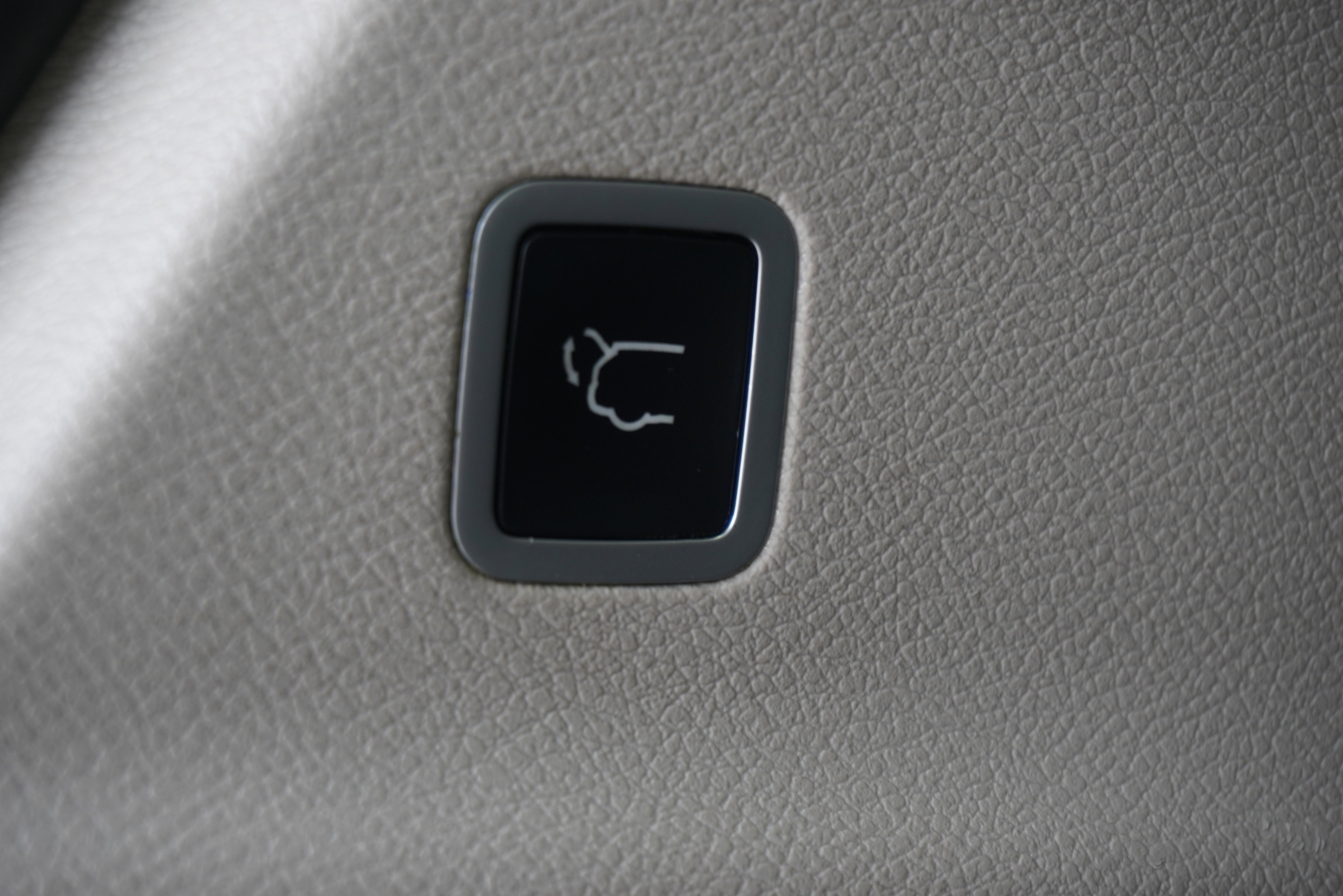 Used 2018 Chrysler Pacifica Limited FWD image 31