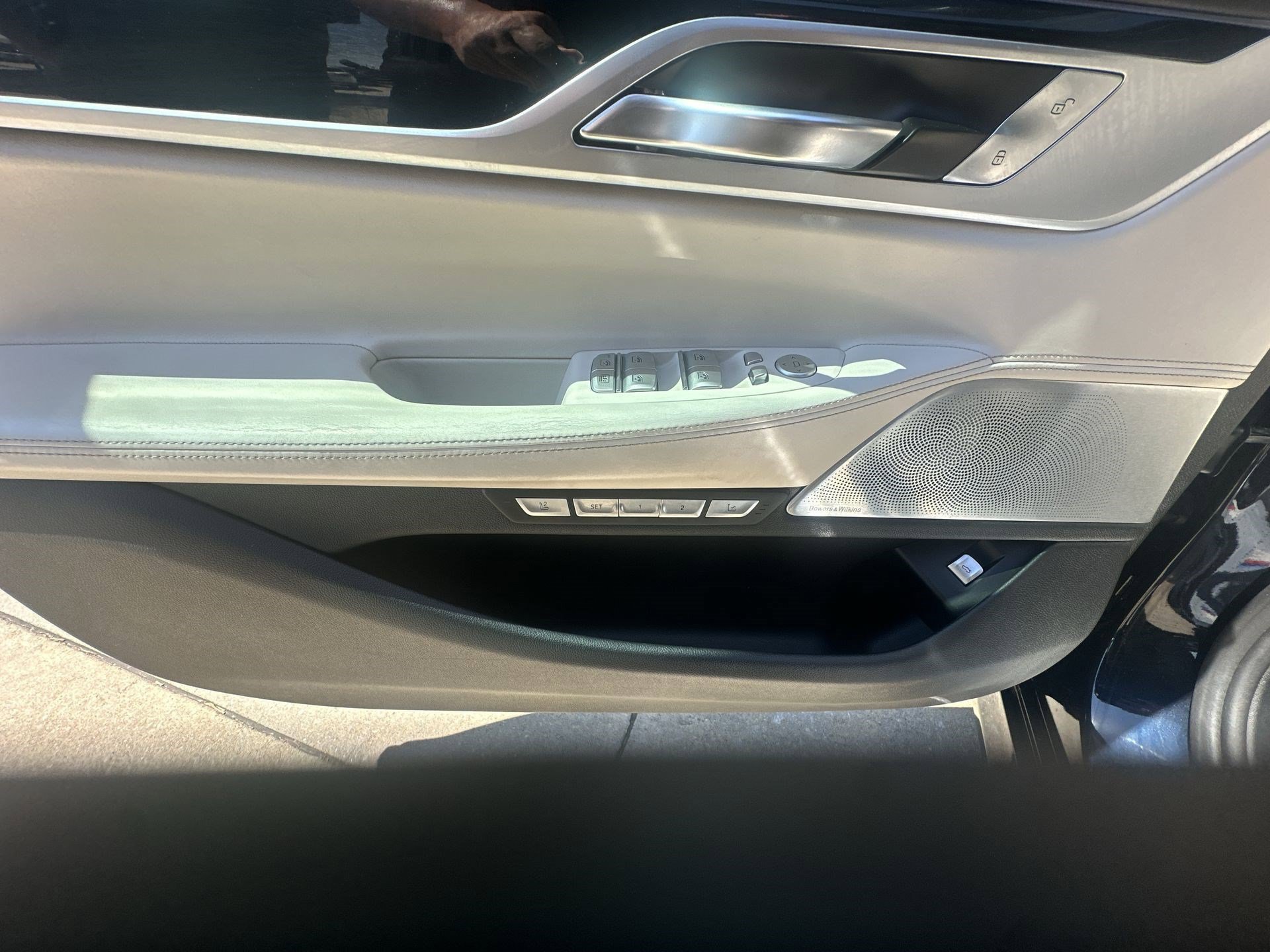 Used 2018 BMW 750i xDrive AWD/4WD image 16