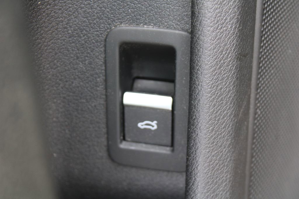 Used 2017 Audi A4 2.0T Premium w/ Audi MMI Navigation Plus image 22