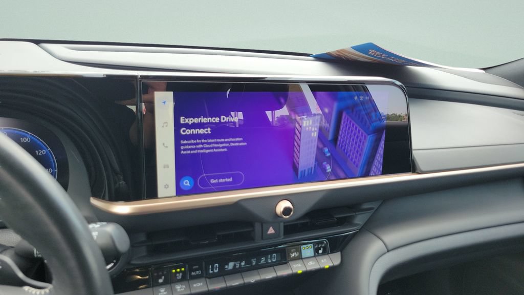Certified 2025 Toyota Crown Signia AWD/4WD image 14