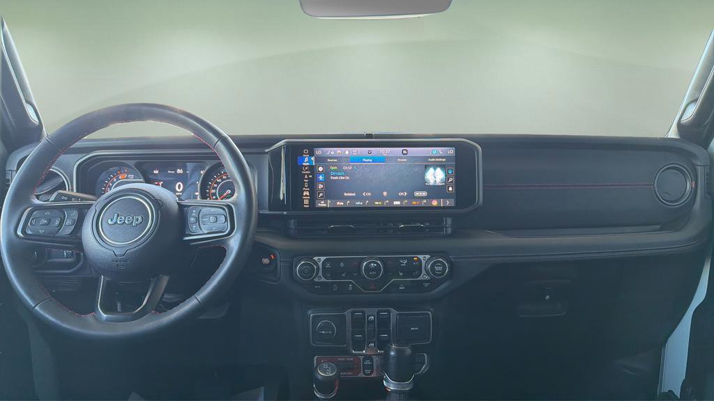 Used 2024 Jeep Wrangler Unlimited Rubicon w/ Technology Group image 7