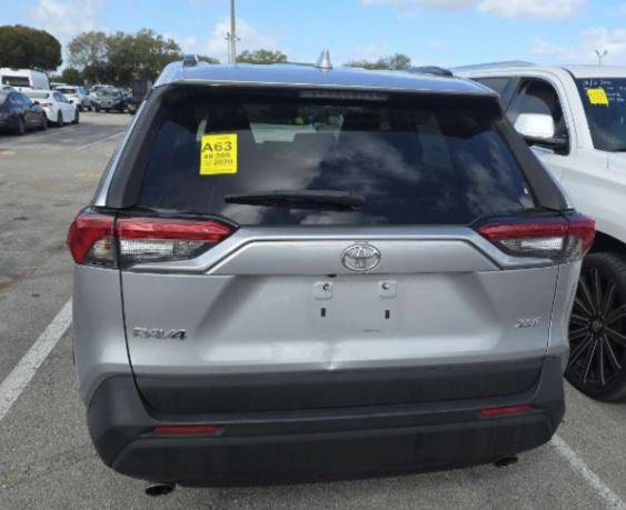 Used 2020 Toyota RAV4 XLE image 6
