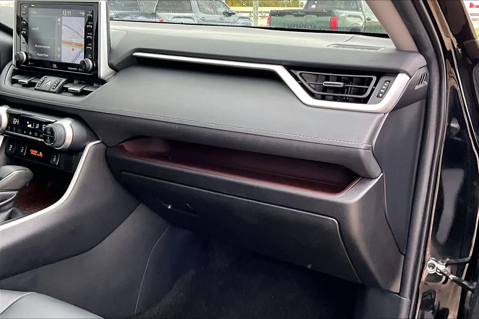 Used 2021 Toyota RAV4 Limited image 19