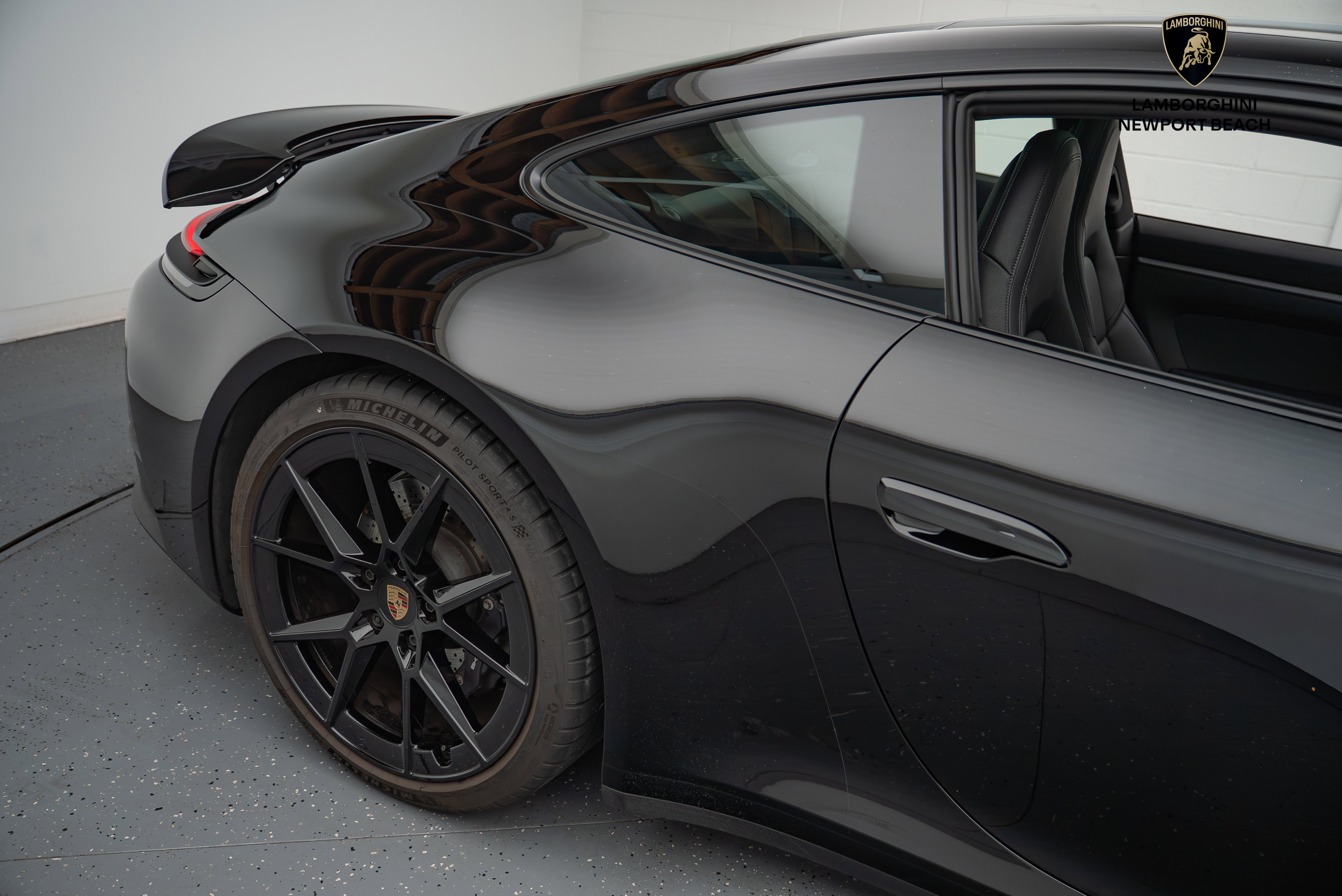 Used 2025 Porsche 911 Carrera image 5