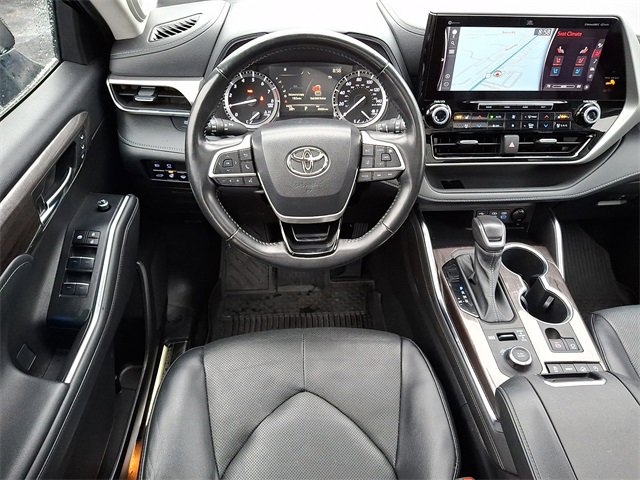 Used 2022 Toyota Highlander Platinum image 14