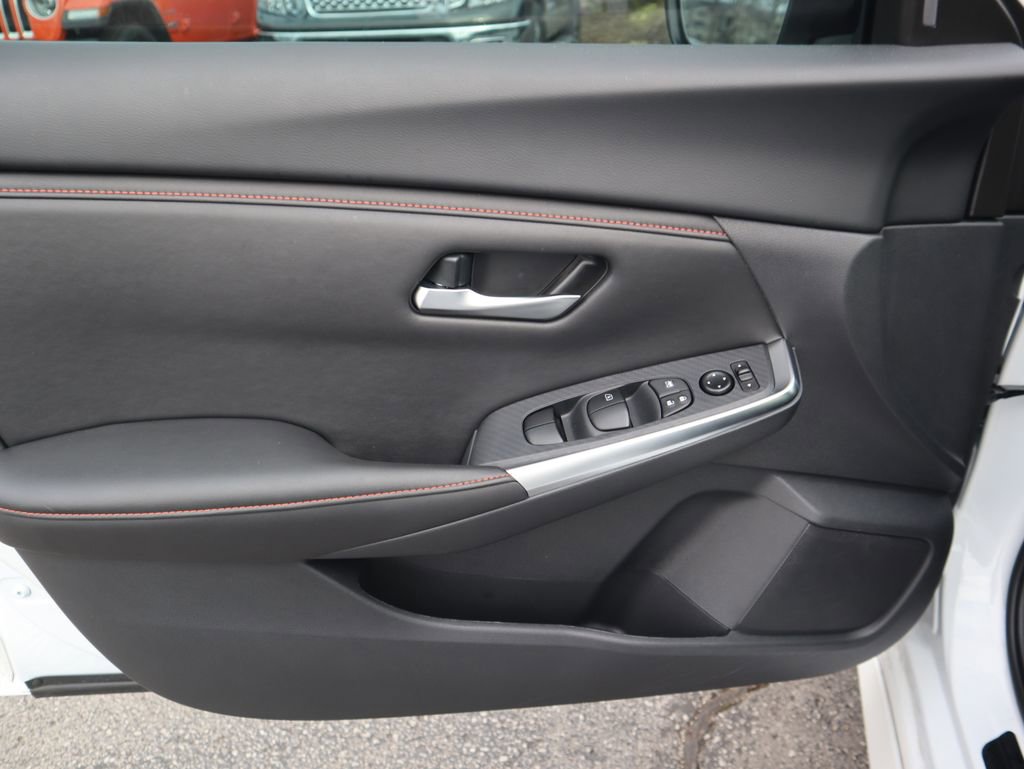 Used 2025 Nissan Sentra SR image 17