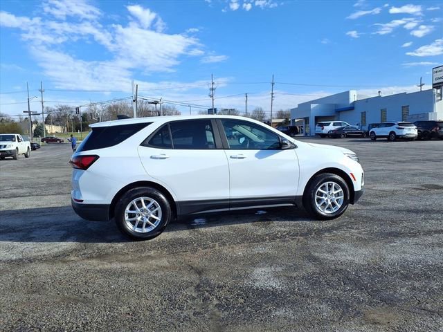 Used 2024 Chevrolet Equinox LS w/ LS Convenience Package image 14