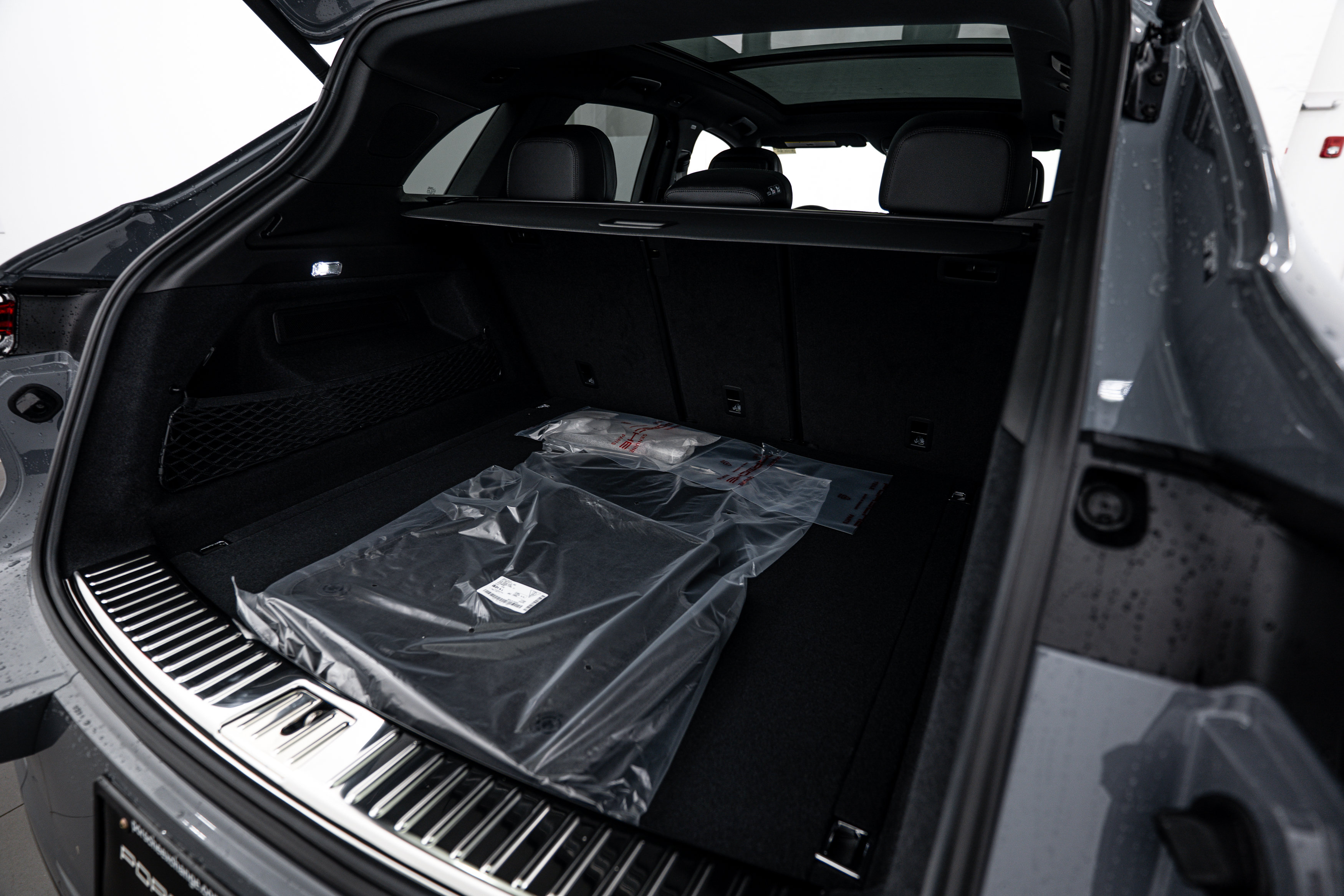 Certified 2026 Porsche Cayenne AWD/4WD image 23