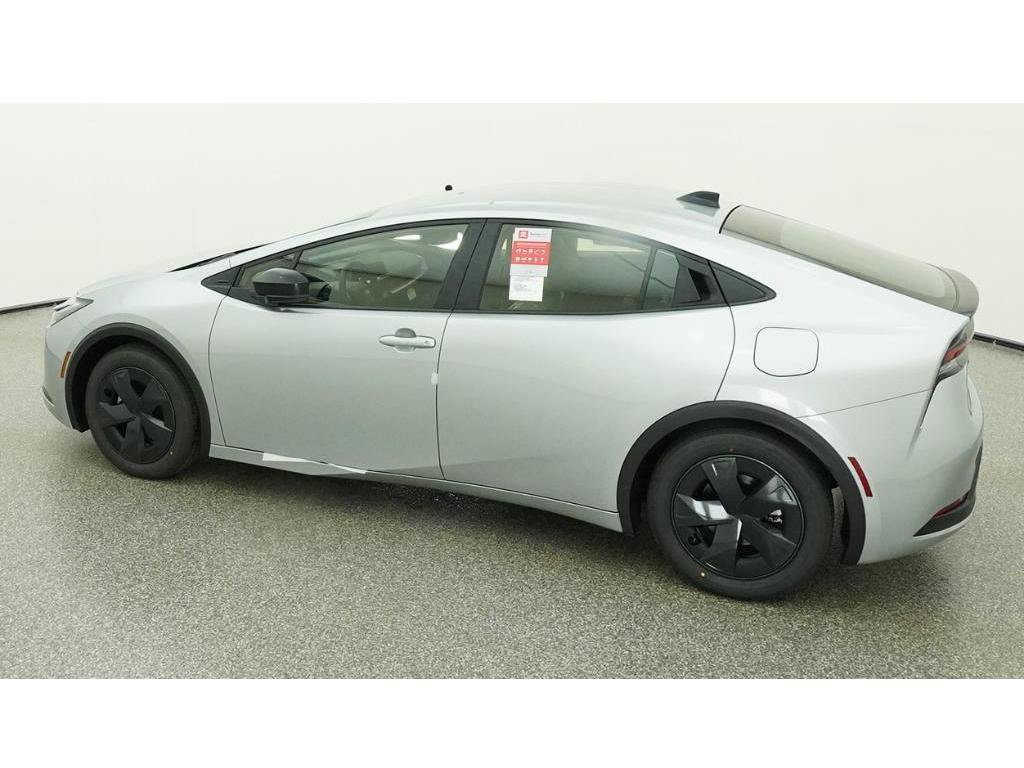New 2026 Toyota Prius LE FWD image 4