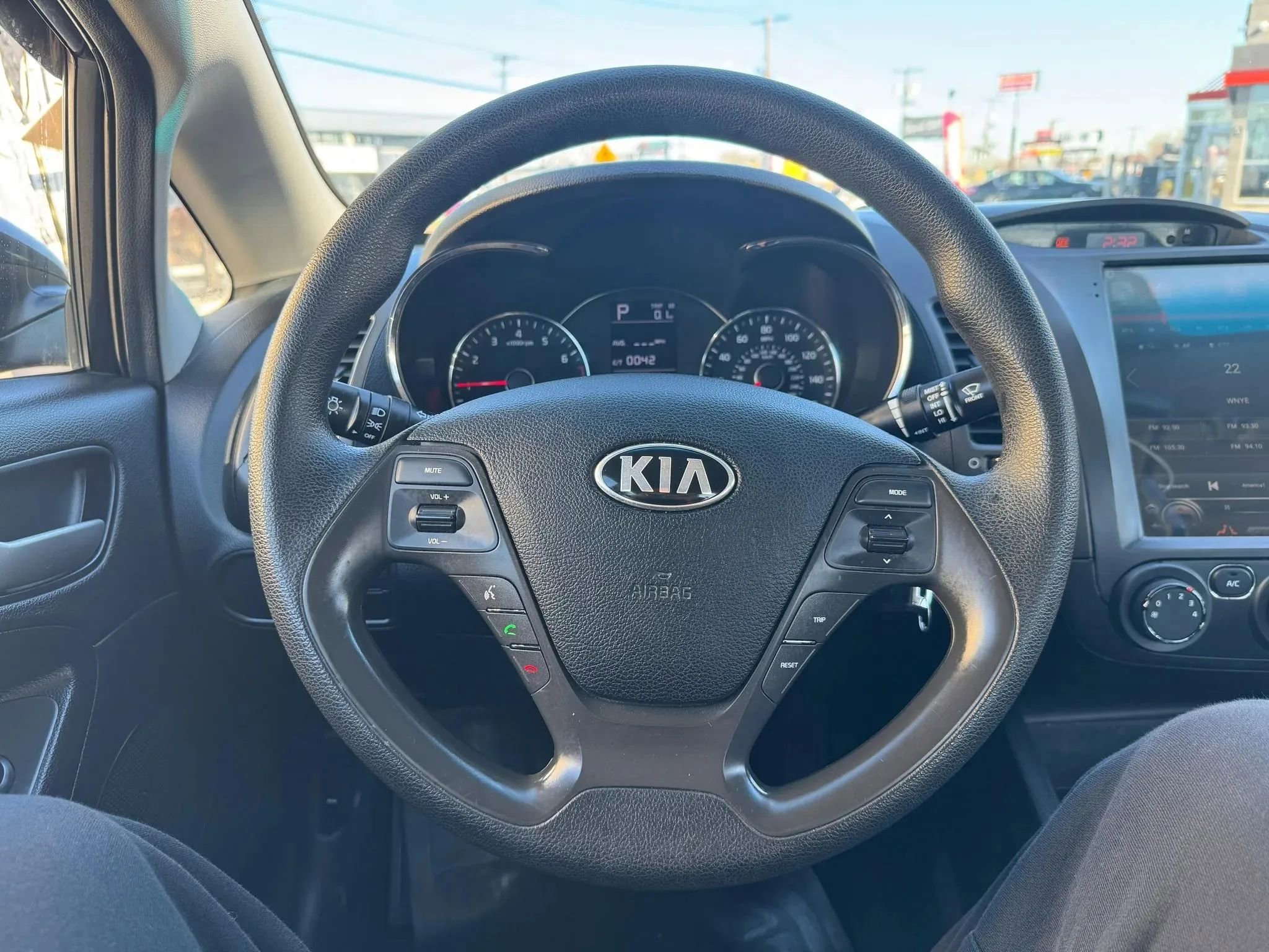 Used 2017 Kia Forte LX image 16