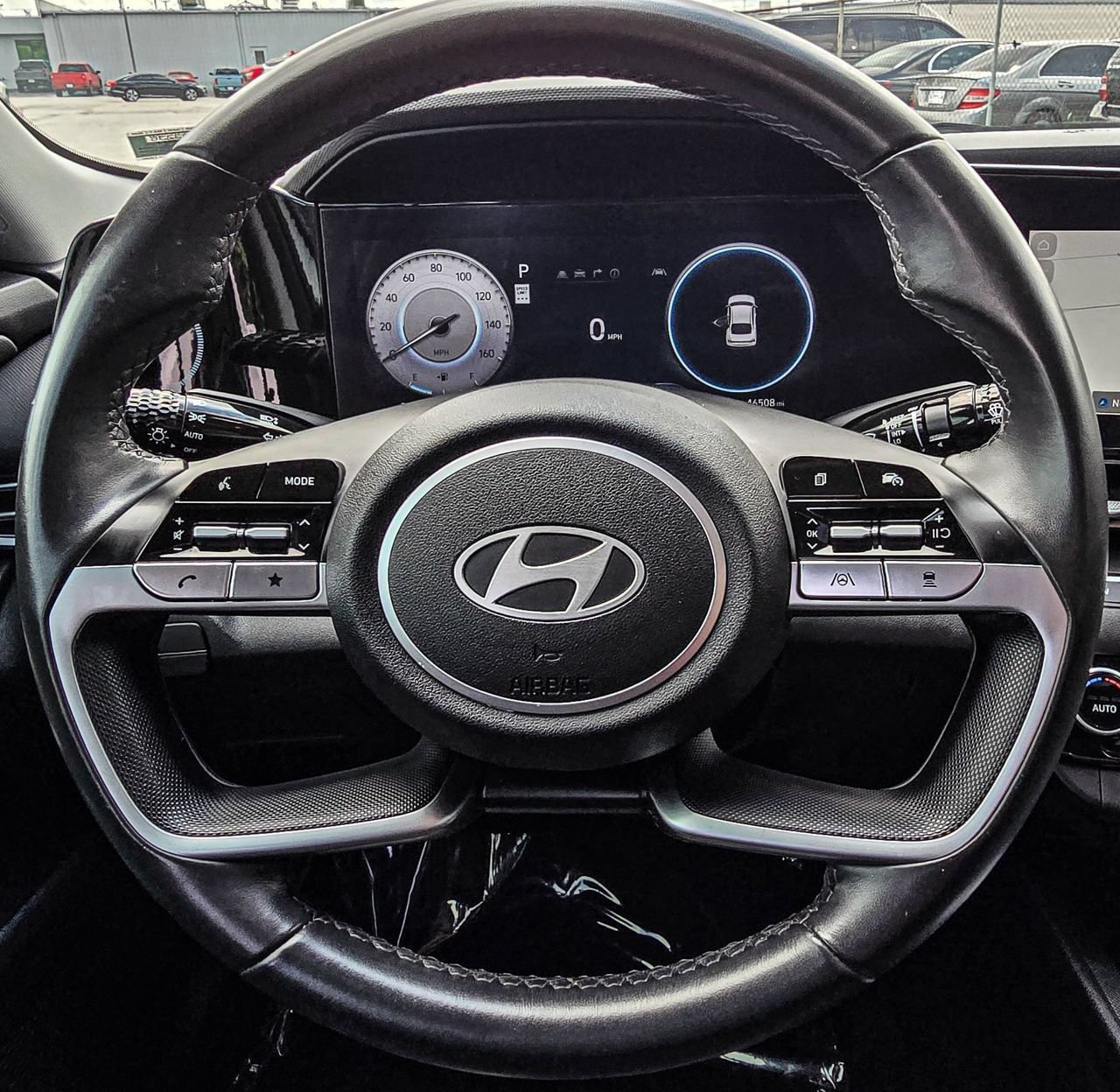Used 2025 Hyundai Elantra SEL FWD image 26