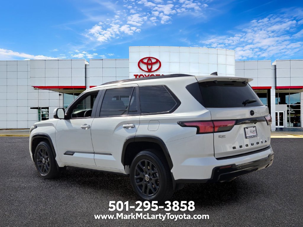 Used 2024 Toyota Sequoia Platinum AWD/4WD image 3
