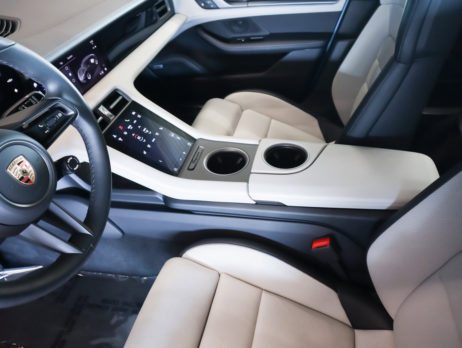 Used 2025 Porsche Taycan image 17