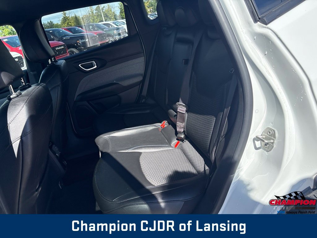Used 2024 Jeep Compass Latitude AWD/4WD image 18