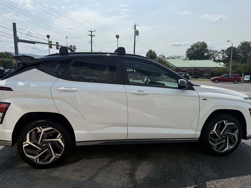 Used 2024 Hyundai Kona N Line AWD/4WD image 4