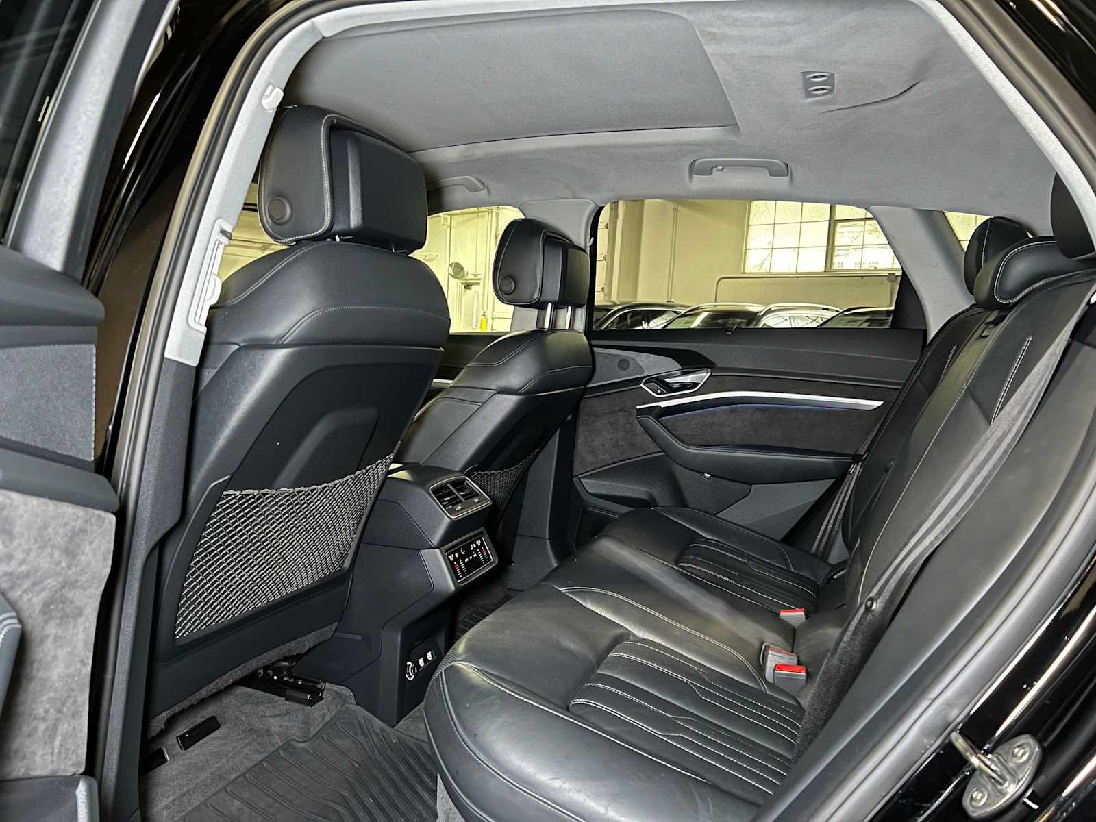 Used 2019 Audi e-tron Prestige w/ Prestige Package AWD/4WD image 29