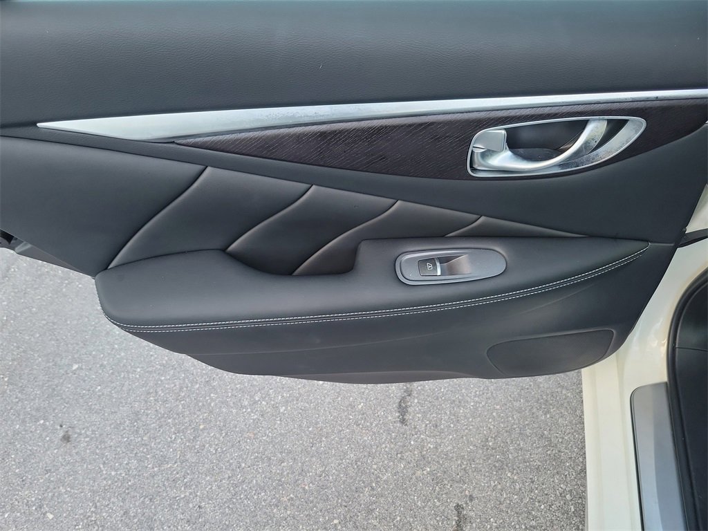 Used 2023 INFINITI Q50 Sensory image 11