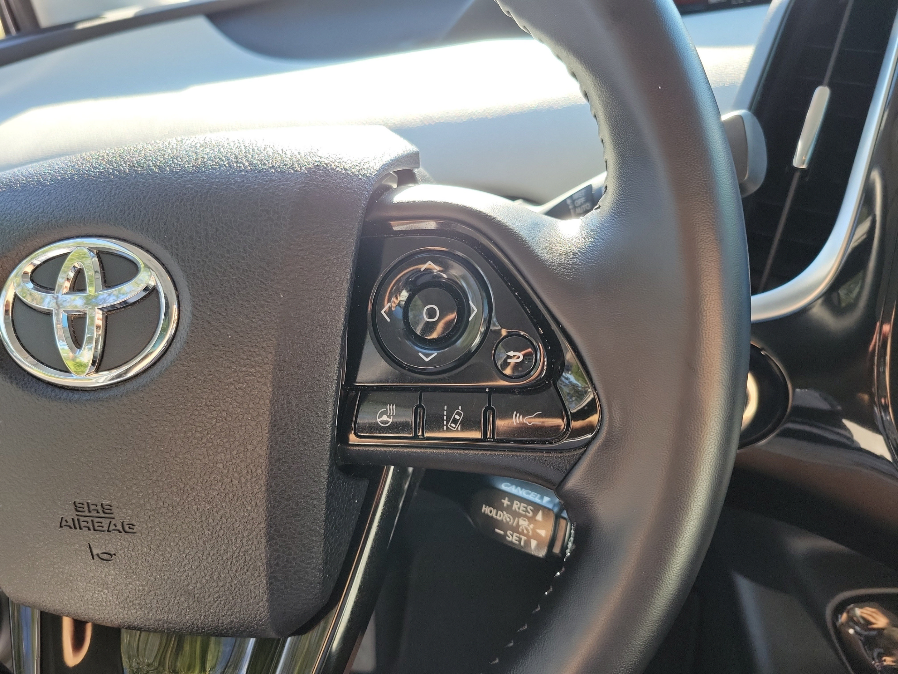 Used 2020 Toyota Prius Limited w/ Premium Convenience Package FWD image 13
