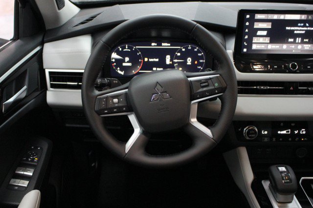 New 2026 Mitsubishi Outlander SE AWD/4WD image 21