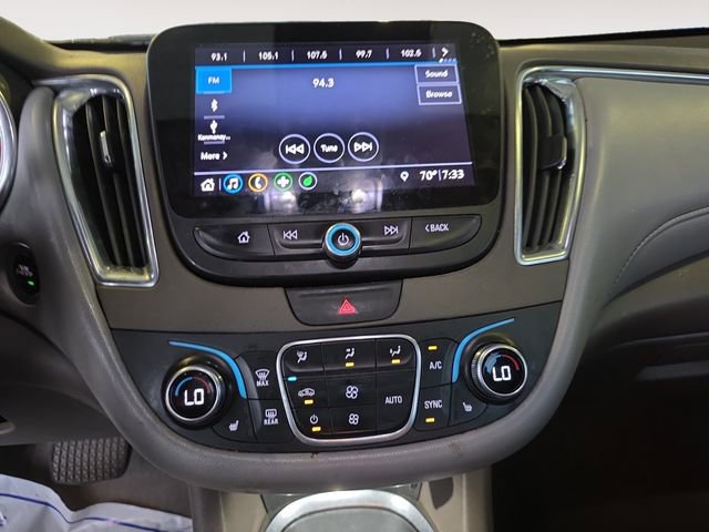 Used 2019 Chevrolet Malibu Hybrid w/ Leather Package image 10