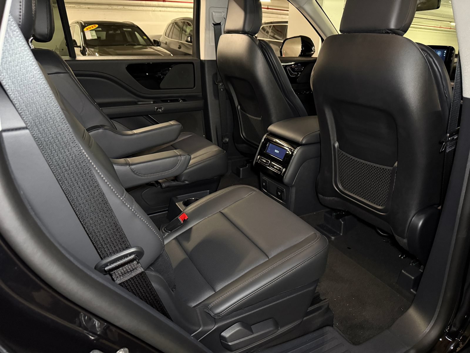 New 2026 Lincoln Aviator AWD image 13