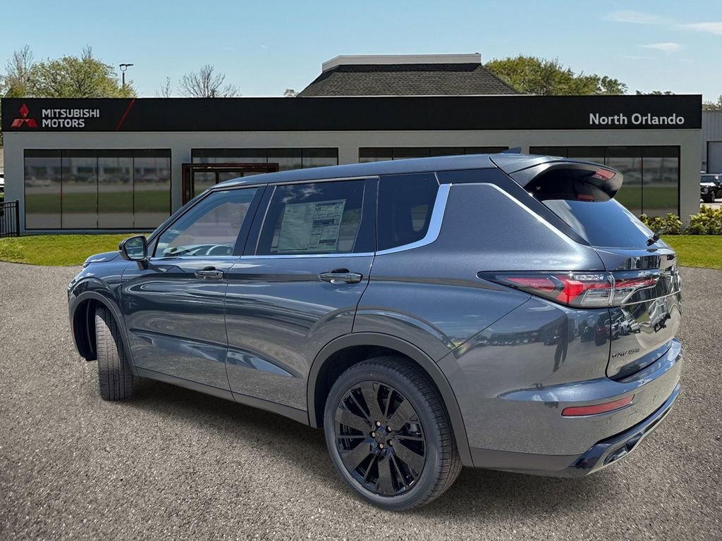New 2026 Mitsubishi Outlander LE FWD image 3