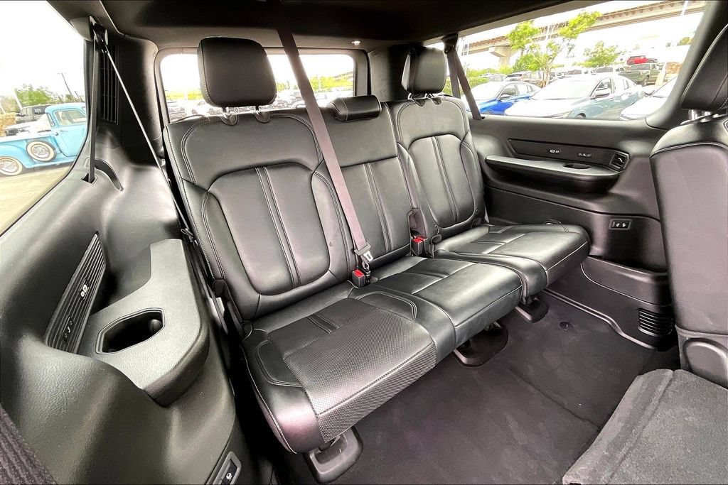 Used 2024 Jeep Wagoneer L Series II w/ Flexible Seating Group AWD/4WD image 27