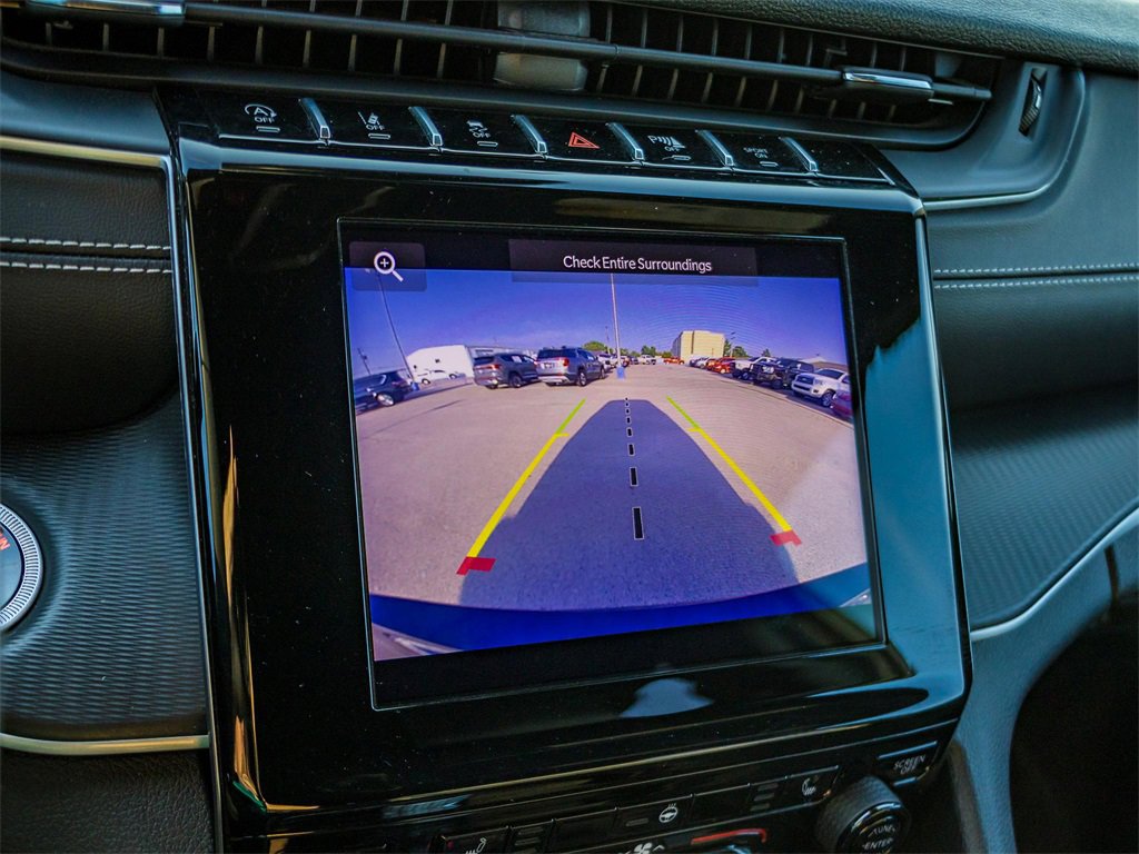 Used 2024 Jeep Grand Cherokee L Laredo image 30