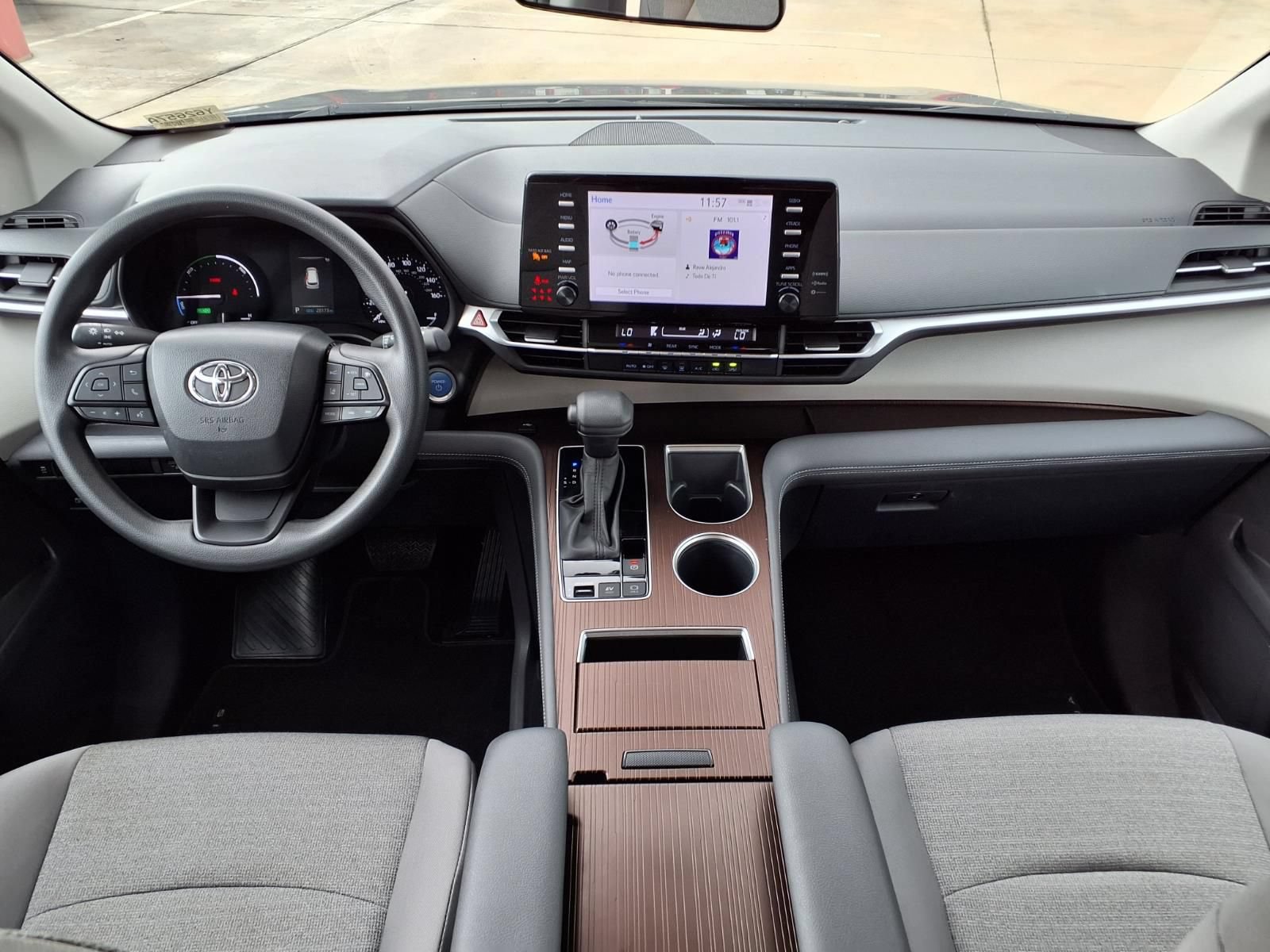 Certified 2023 Toyota Sienna LE FWD image 9