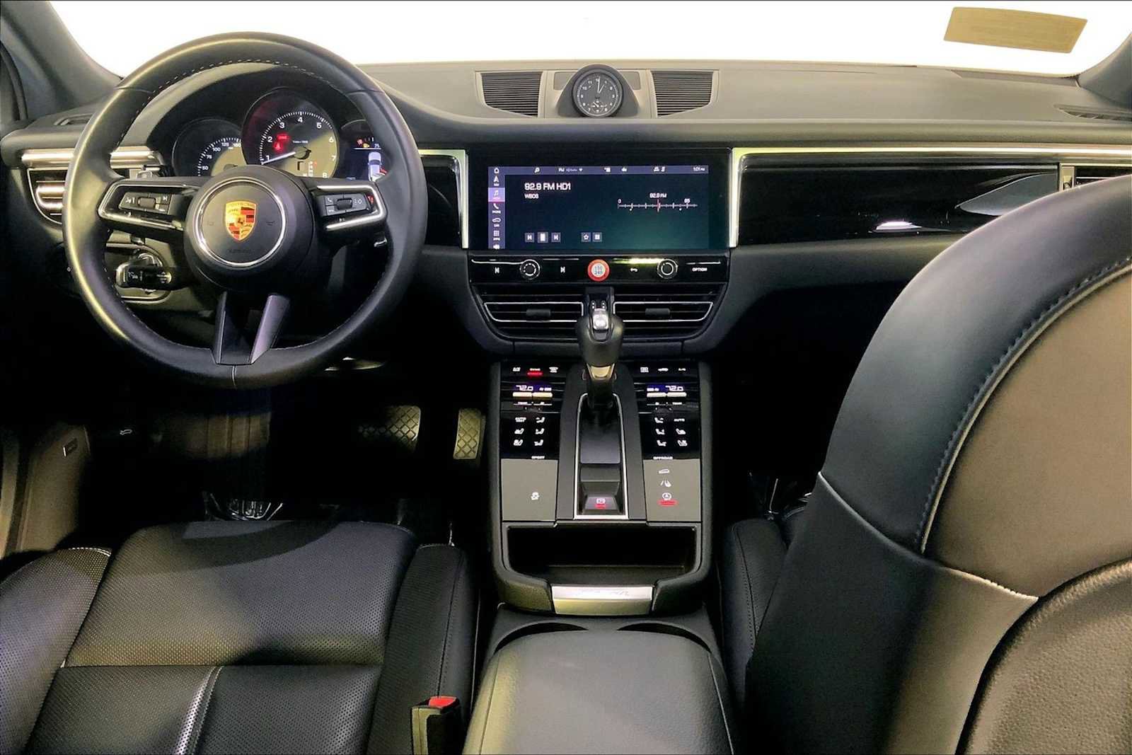 Certified 2024 Porsche Macan image 14